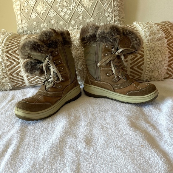 🌵 Bundle Sale 2/$20 Santana Canada Faux Fur Boots, Size 37 or US 6 - Picture 5 of 16
